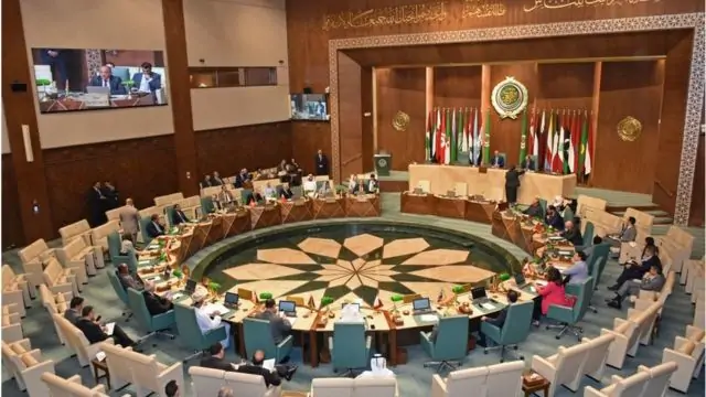 قمة جدة وأخر الآخبار وأهم القضايا المطروحة 2023 6 الرئيس السيسى يصل الى القمة العربية فى جدة
