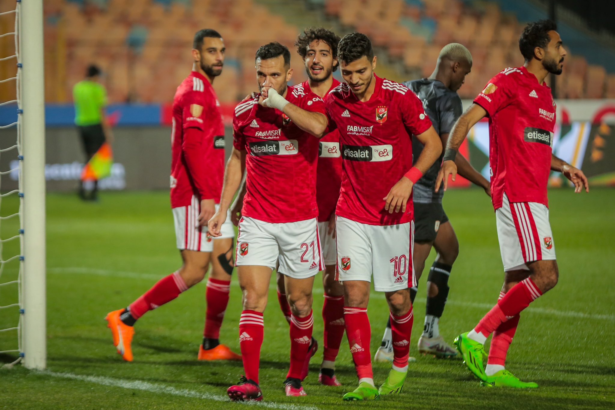 كولر يستبعد ثلاثي الأهلي من مواجهة فريق إنبي أبرزهم لاعب مشهور 2 كولر يستبعد ثلاثي الأهلي