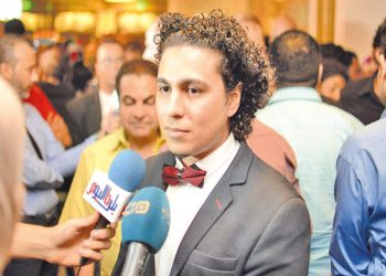 رد قوي من إبرآم نشأت على خالد يوسف أنا اللي خليت الكلاب تمثل