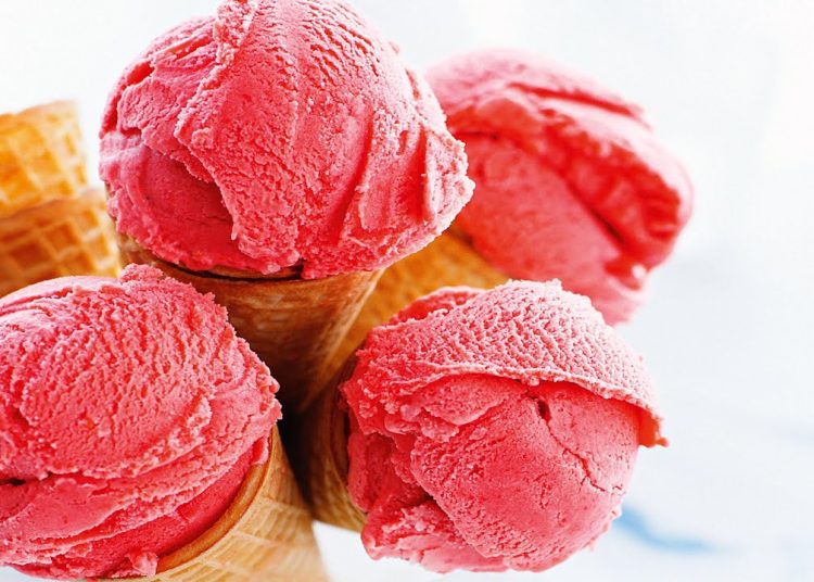 بتكلفة اقتصادية طريقة عمل آيس كريم بطريقة سهلة وسريعة 1 ice cream bat la 1