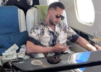 الفنان محمد رمضان يكشف عن سر جديد يخص صورة الدولارات أنا من البسطاء