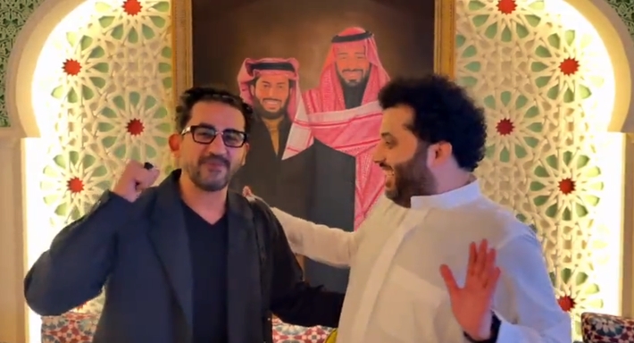 أحمد حلمي يعلن لجمهوره خبر سار عن عمله الجديد بعد غياب 20عام 6 أحمد حلمي بمسرحية جديدة 4