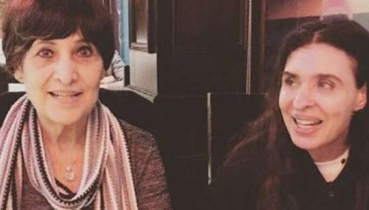حكاية الفنانة دينا ووالدتها بعد ما كانت ميته 1 حكاية الفنانة دينا ووالدتها