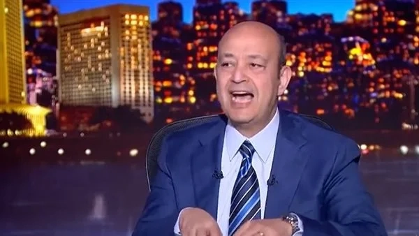 عمرو أديب يخرج عن صمته ويعلق بقيت طموحليس 1 عمرو أديب على الهواء يتعرض لموقف محرج