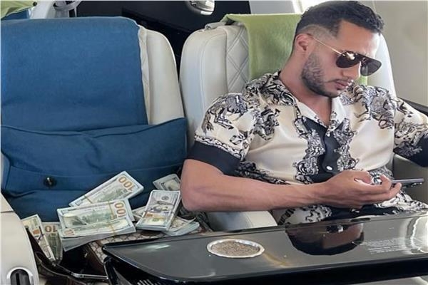 أزمة محمد رمضان واقعة بوست الدولارات أثارت ردود فعل غاضبة 1 واقعة بوست الدولارات