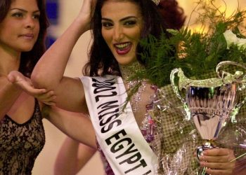 حكاية فنانة تزوجت 3 شهور فقط