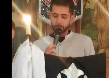 بالصور جنازة مهيبة للشماس كيرلس عاطف مات وهو يبحث عن لقمة حلال