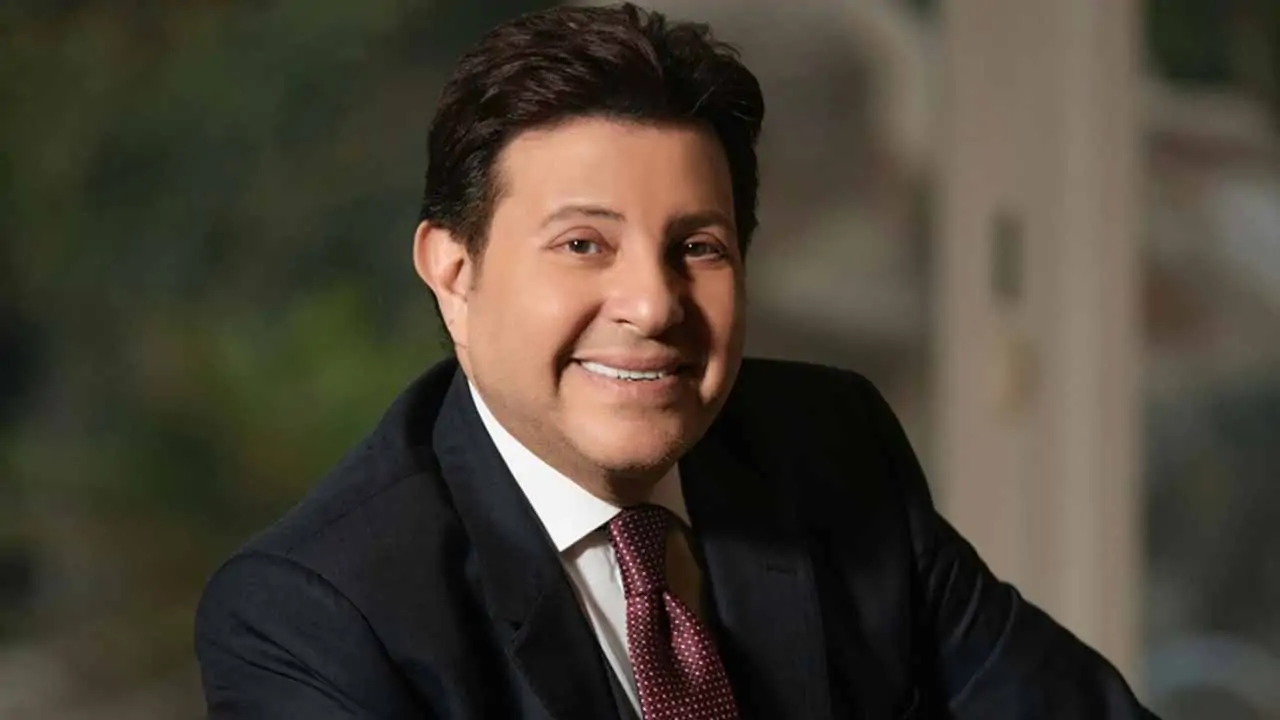 عاجل تفاصيل الحالة الصحية للفنان هاني شاكر بعد ماحدث له 3 HANY SHAKR LA