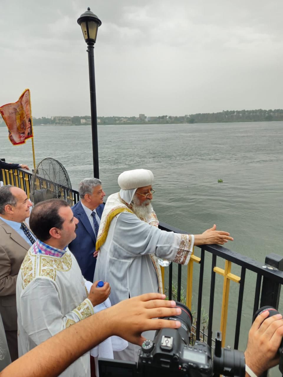 البابا تواضروس يبارك مياه النيل بمناسبة عيد دخول العائلة المقدسة مصر