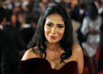 منى زكي تكشف لأول مرة عن نبوءة العرافة التي حدثت معها