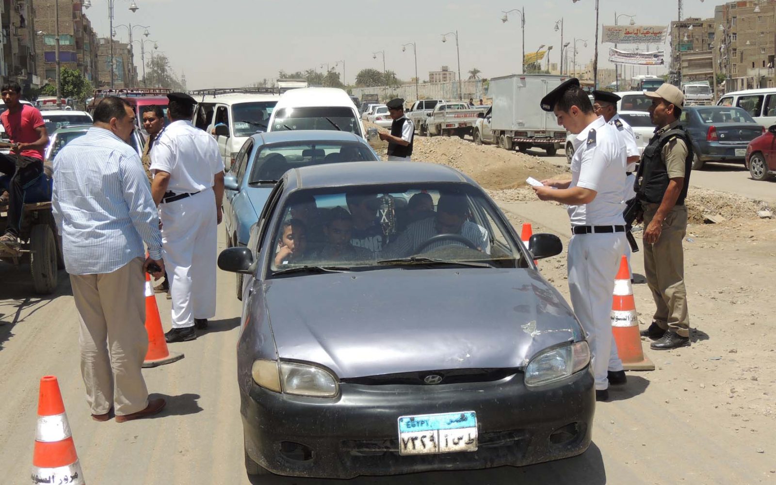 وردنا منذ قليل حريق ميكروباص ملئ بالركاب 4 mror