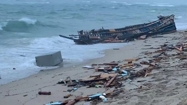 مفاجأة في حادثة غرق قارب المهاجرين تصدم المحققون 4 حادثة غرق قارب المهاجرين
