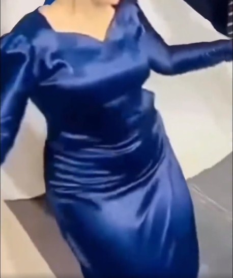 رقص صاحبة الفستان الأزرق1