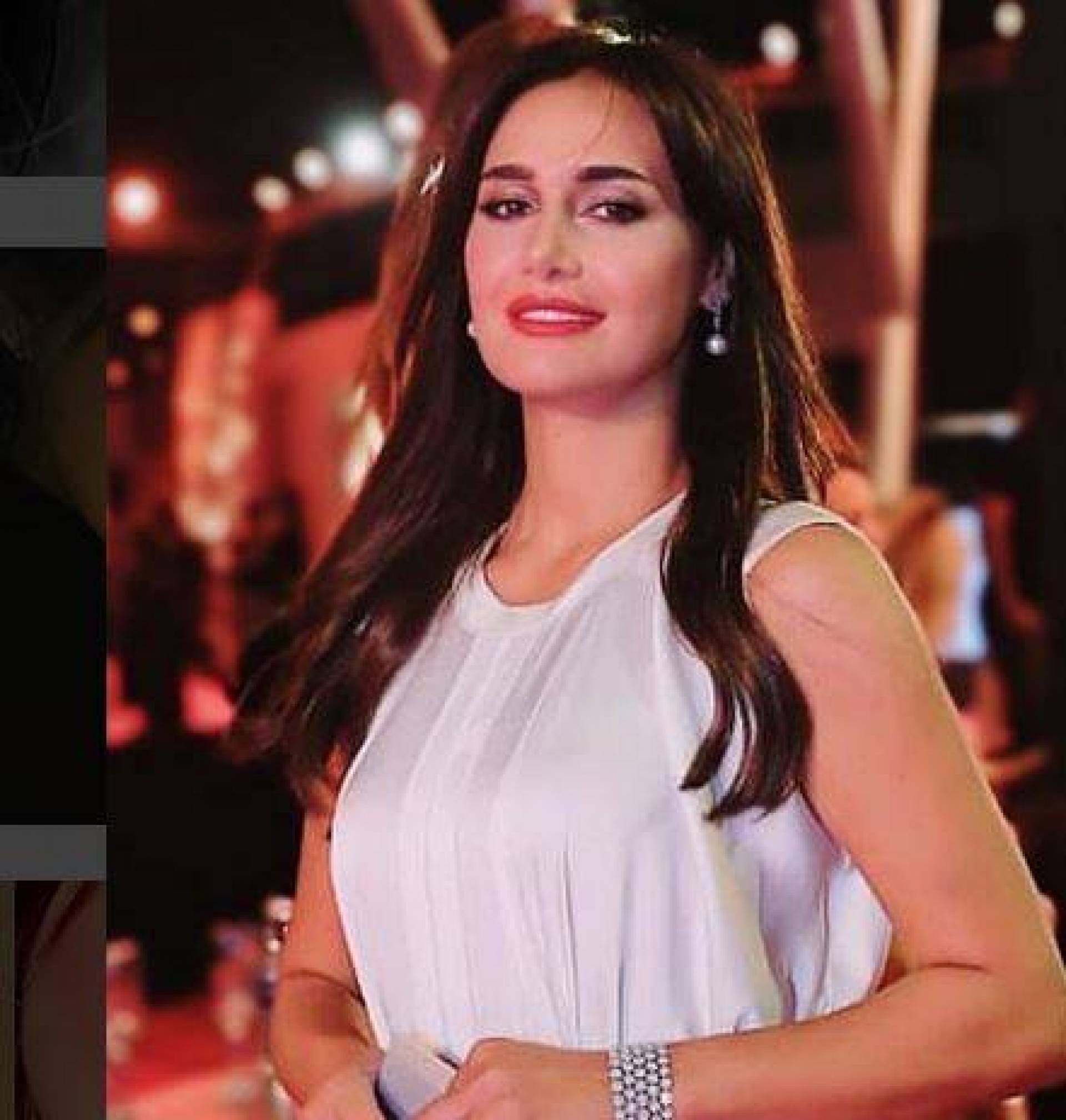 حلا شيحة تقلب الوسط بالتساؤلات عقب عودتها لارتداء الحجاب مره اخرى 4 مفاجأة مدوية من حلا شيحة2