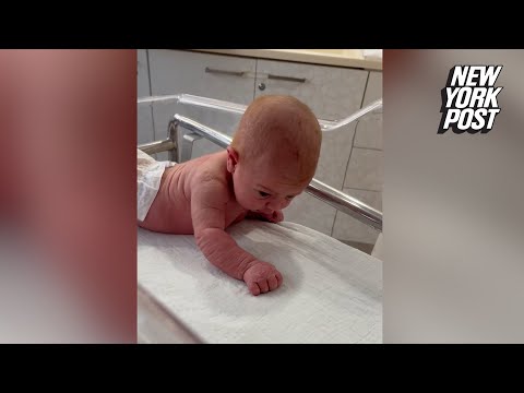 مولود يزحف بعد مولده مباشرًا شوف التفاصيل 2 مولود يزحف بعد مولده