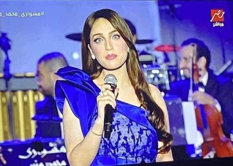 شاهد بالصور ياسمين عز بدون فلتر تتحول لترند الساعة 1 ياسمين عز بدون فلتر