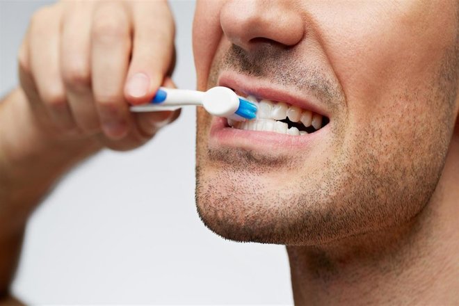 عدم تنظيف الأسنان يسبب مرض جسيم 