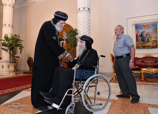 الأنبا باخوميوس يزور البابا تواضروس بالمقر البابوى بالعباسية لهذا السبب 4 الأنبا باخوميوس يزور البابا تواضروس
