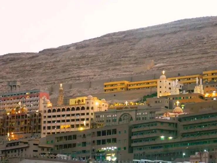 ماذا يحدث فى دير درنكة بصيام السيدة العذراء فى حضور جماهيري 3 الاحتفال السنوي بصوم العذراء فى دير درنكة