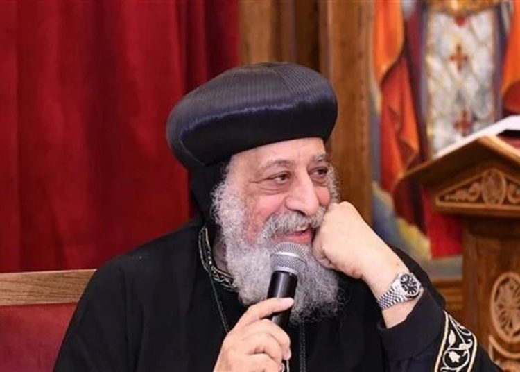 خدوا بالكم مني شوية البابا تواضروس يمازح شعب كنيسة الإسكندرية 1 345559201 789167012567126 4796751105152949976 n 309
