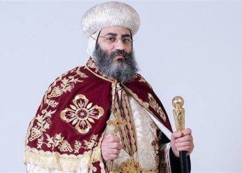 الأنبا فيلوباتير أسقف إيبارشية أبو قرقاص يتراس رسامة شمامسة