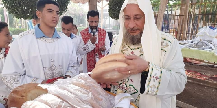 بالصور من دير السيدة العذراء بياض قداس علي ضفاف نهر النيل 2 قداس علي ضفاف نهر النيل من دير السيدة العذراء بياض