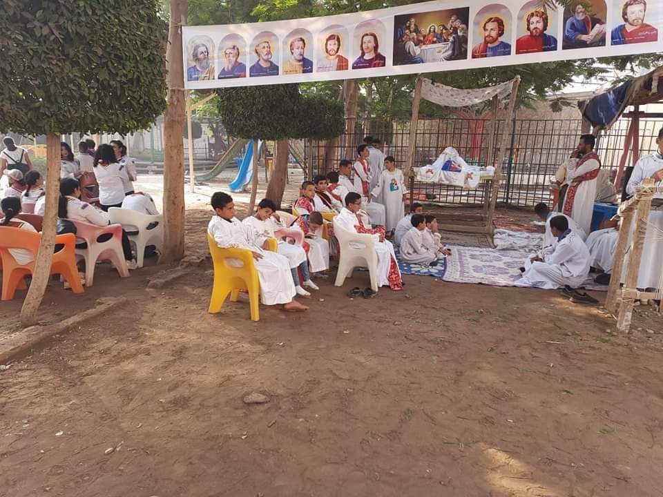 بالصور من دير السيدة العذراء بياض قداس علي ضفاف نهر النيل 5 قداس علي ضفاف نهر النيل من دير السيدة العذراء بياض