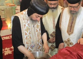 الكنيسة ببني صامتت حتفل بتطييب جسد القمص إبراهيم البسيط صور
