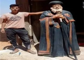 أول تعليق من نحات تمثال البابا شنودة الشاب ميشيل حنا