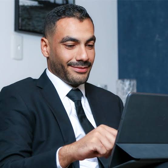 الرياح تتغير أبو هشيمة والشركة العملاقة تحت الحجز 2 عبد الله أبو هشيمة والشركة العملاقة تحت الحجز
