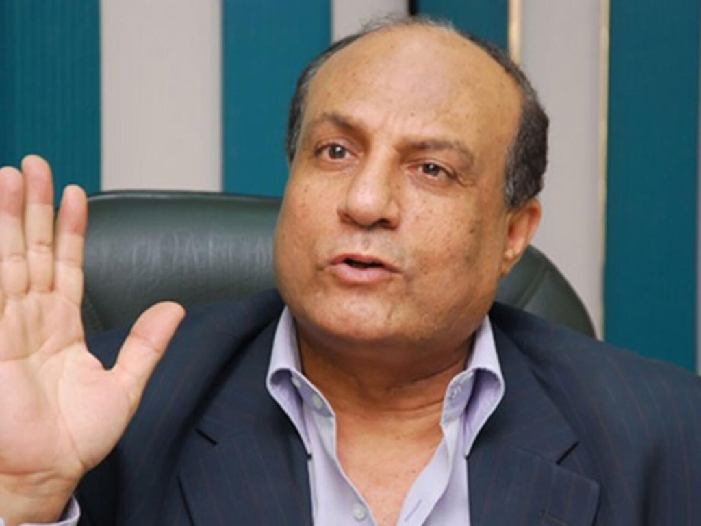 المستشار نجيب جبرائيل يطالب بترحيل القندوسي لاعب سيراميكا كليوباترا الي بلده الجزائر 4 طلب عاجل من نجيب جبرائيل بعد حرق منازل أقباط قرية الفواخر