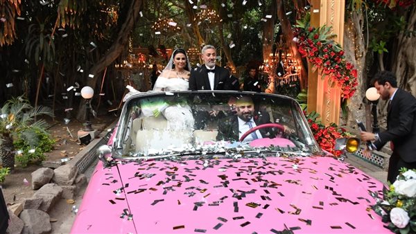 زواج شقيقة الفنان فتحي عبد الوهاب من أنتوني مارين يثير ضجه 6 زواج شقيقة الفنان فتحي عبد الوهاب