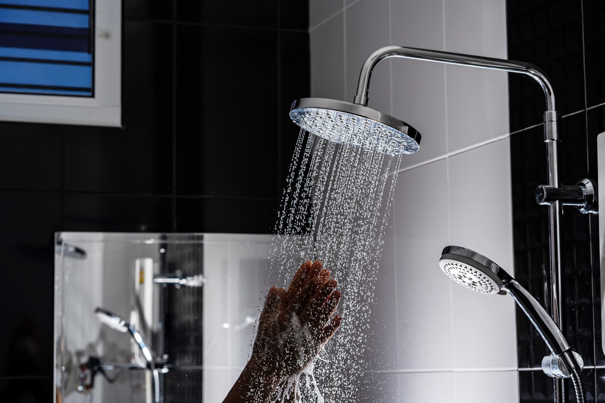 مش هتعملها تاني لن تصدق مايحدث لجسمك عند الأستحمام مباشرة قبل النوم 2 shower 3