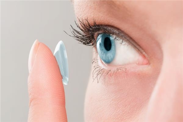 لحماية بصرك احذر هذه الأخطاء عند استخدام العدسات اللاصقة 1 احذر هذه الأخطاء عند استخدام العدسات