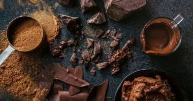 هل الشيكولاتة الداكنة تطيل العمر كشف فوائدها الغير محدودة 1 الشيكولاتة الداكنة تطيل العمر