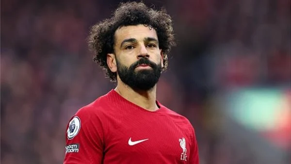 كشف سعر تي شيرت محمد صلاح الممزق يثير الجدل والدهشة 2 صدمة في عالم الكرة
