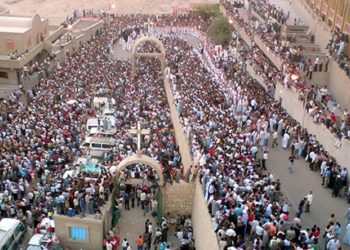 ماذا يحدث فى دير درنكة بصيام السيدة العذراء فى حضور جماهيري