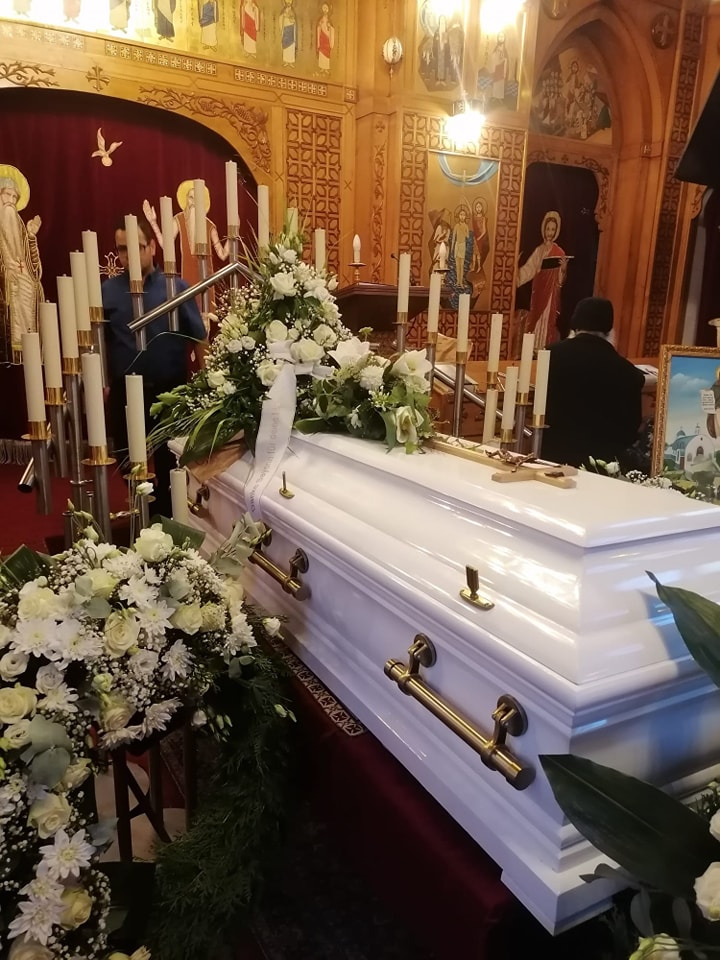 بالصور تفاصيل صلاة جنازة الأنبا ميشائيل رئيس دير القديس الأنبا أنطونيوس بألمانيا 2 تفاصيل صلاة جنازة الأنبا ميشائيل