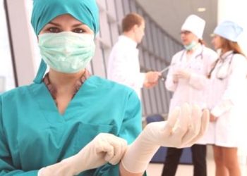 وزير الصحة يصدر قرار يخص مخاطر المهن الطبية