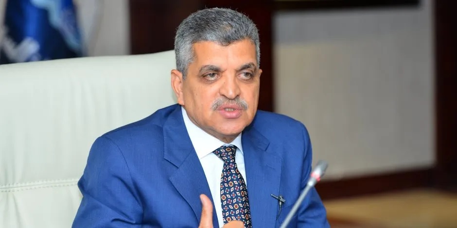 قطع مداخلة رئيس قناة السويس مع أحمد موسى بسبب مكالمة الرئيس السيسي 2 قطع مداخلة رئيس قناة السويس مع أحمد موسى