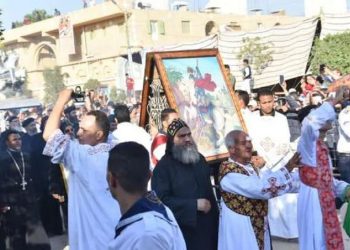 احتفالات آلاف الأقباط بمولد مار جرجس في ميت دمسيس صور