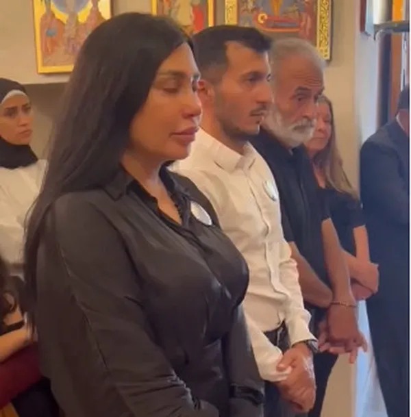 بحضور أسرته بدء قداس جورج الراسي للذكرى الأولى لوفاته 2 عائلة جورج الراسي في ذكرى وفاته