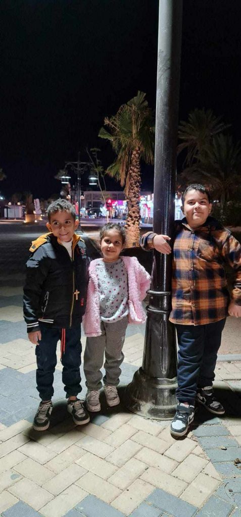 البير اسحق يقدم مذكرة لوزير الداخلية لانقاذ أطفاله وبوست يقلب الوضع عليه 2 البير اسحق زوج الهام عبد الاله المفيد يقد مذكرة لوزير الداخلية