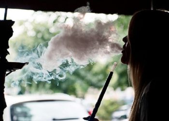 إجراءات محتملة حظر تدخين الشيشة لهذا السبب