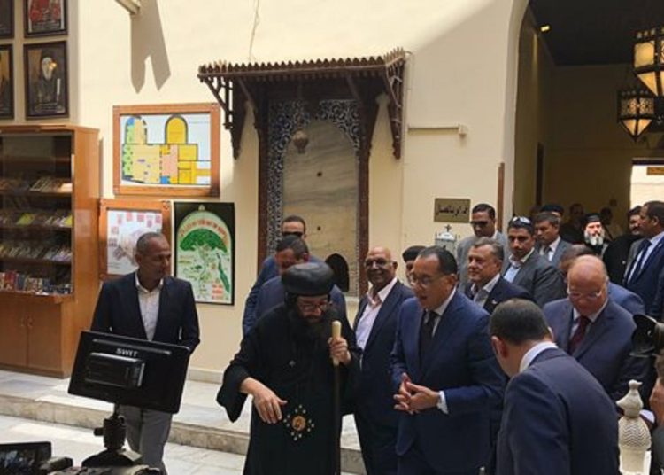 مصطفى مدبولي بخط اليد شرفت بزيارة الكنيسة المعلقة 1 مصطفى مدبولي يقوم بزيارة الكنيسة المعلقة