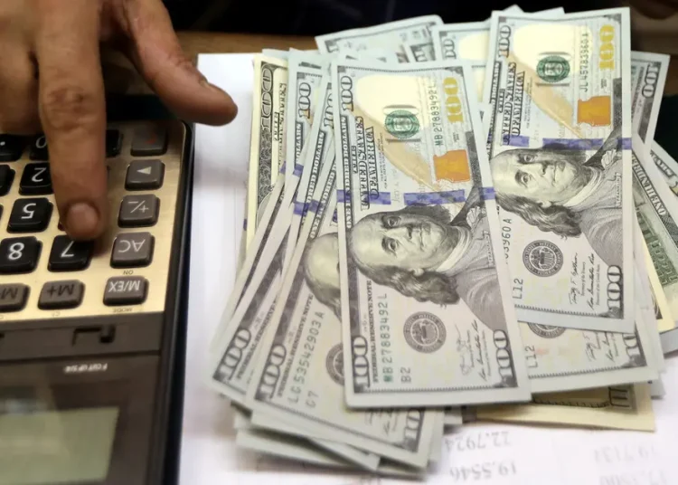 الجنيه المصري يواجه تحديات مستمرة فجوة بين السوق الرسمية والموازية وسعي لتعزيز الاستثمارات 1 فرص وظائف بمرتب يصل لـ 36 ألف دولار - مصر تبتكر مفاجأة تأمينية