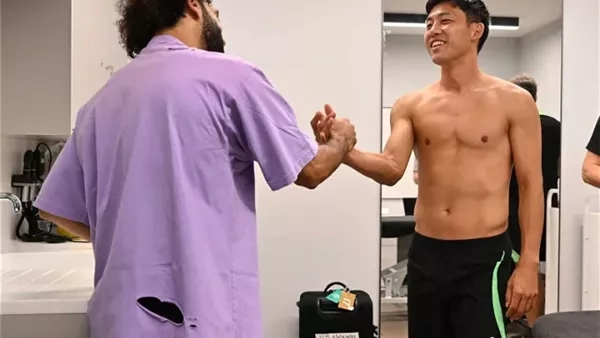 كشف سعر تي شيرت محمد صلاح الممزق يثير الجدل والدهشة 1 كشف سعر تي شيرت محمد صلاح