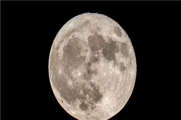 استعد للسحر والإبهار ظاهرة فلكية نادرة لـ قمر الحفش العملاق تزين السماء 2 قمر الحفش العملاق