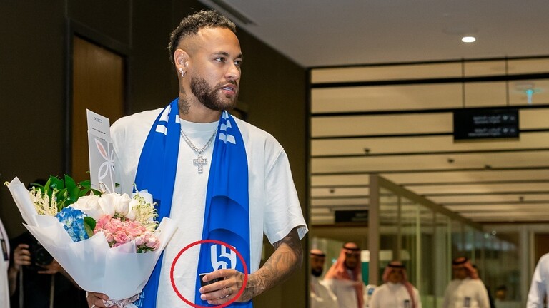 صليب نيمار في السعودية يشعل مواقع التواصل الإجتماعي 3 نيمار في السعودية