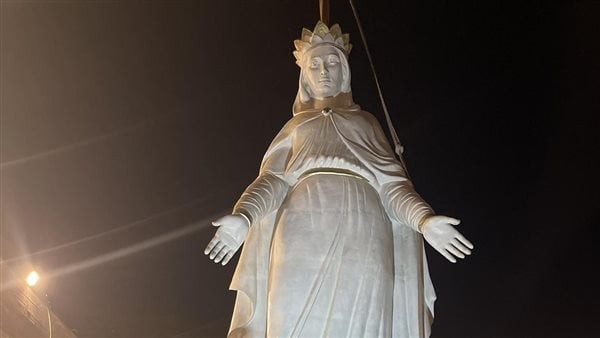 أكبر تماثيل السيدة العذراء 